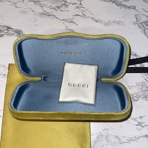 GUCCI VELVET SUNGLASSES CASE WITH DRAW-STING BAG AND CLEANING CLOTH  NEVER USED